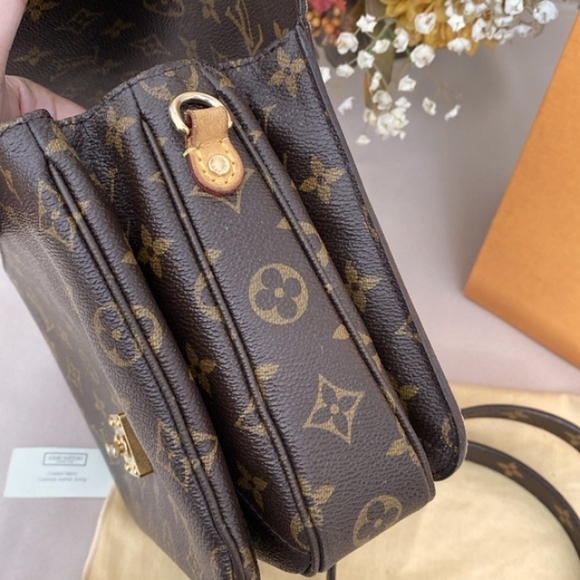 LOUIS VUITTON , Auth monogram pochette Métis crossbody , satchel. - Picture 9 of 16